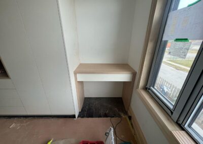 Oak desk niche with a white drawer